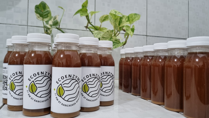 Image for Beli eco enzyme RW 07 Rancaekek Kencana, 100% profit untuk kegiatan edukasi di RW 07 Rancaekek Kencana. Klik Gambar