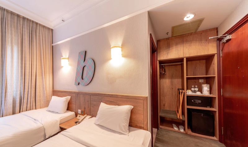 Runa Aviena profile background