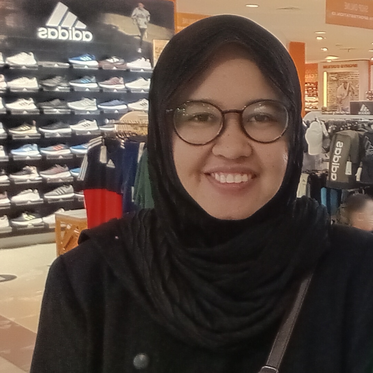 Suhartina profile background